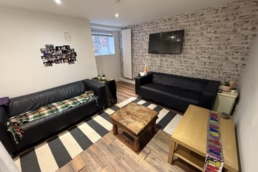 6 bed flat, Upper Kent Road, Longsight, Manchester, M145DH - Image 2